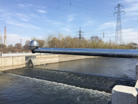 超聲波液位計(jì)現(xiàn)場(chǎng)安裝圖1 超聲波液位計(jì)現(xiàn)場(chǎng)安裝圖1